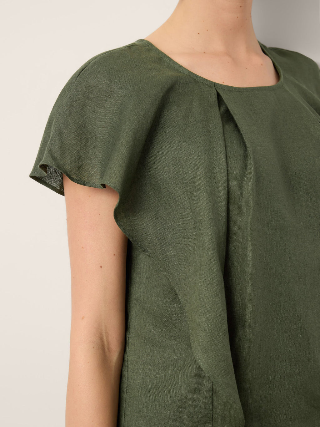 100% Linen Flutter Sleeve Sculpted Pleat Top DRUSILLA