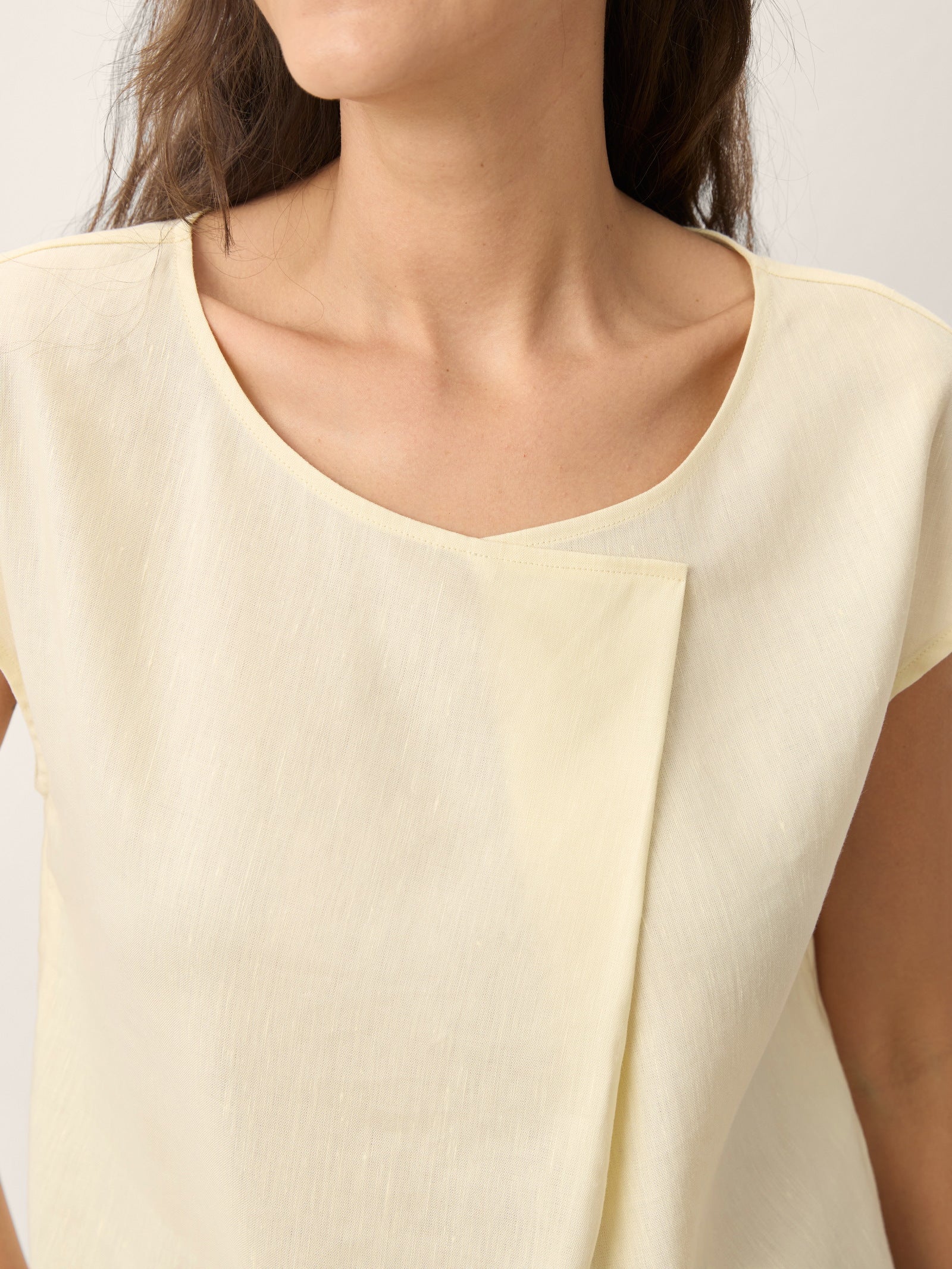 Linen-Lyocell Asymmetric Pleat Cap-Sleeve Top CERELIA