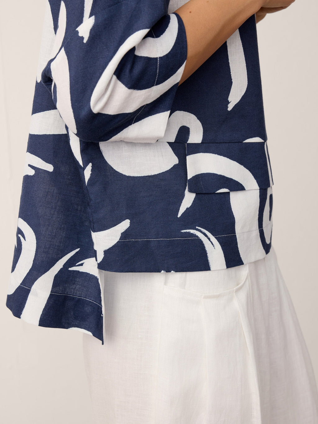 Linen Layered Asymmetric Top NOREEN