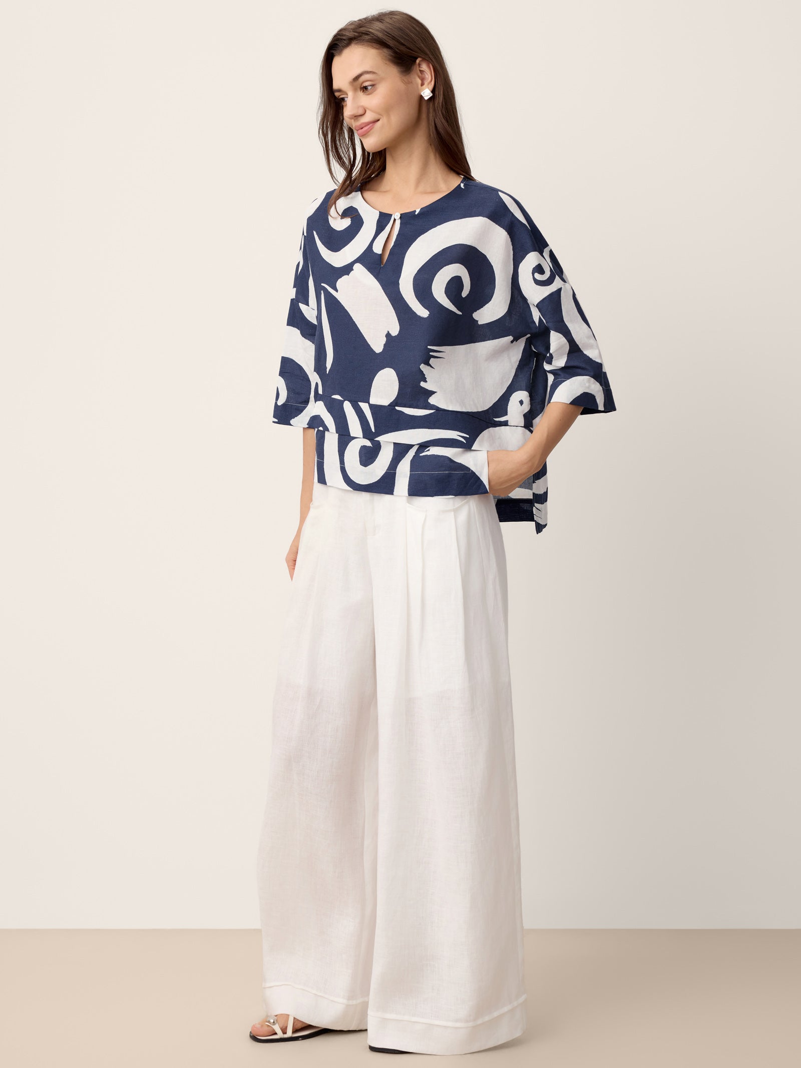 Linen Layered Asymmetric Top NOREEN